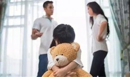 孩子打架爸妈吃瓜,爸妈“吃瓜”现象背后的家庭教育反思