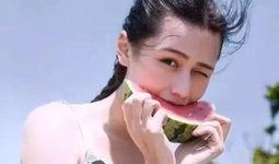 菲律宾女孩吃瓜视频,展现东南亚风情