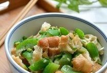 吃瓜油条鸡蛋,吃瓜油条鸡蛋，美味与营养的完美融合