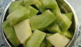 坏肚子吃瓜好吗,吃瓜能缓解吗？揭秘腹泻时吃瓜的利与弊