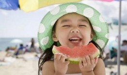 七零年吃瓜忙,全民吃瓜，热闹非凡的岁月记忆