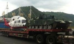 卡车拉飞机被吃瓜,一场意想不到的“美食”盛宴