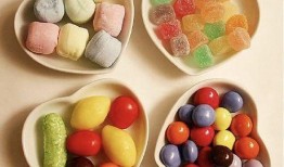 小熊磕糖吃瓜,甜蜜与娱乐的完美融合