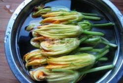 瓜花炸吃,传统美食新演绎