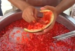 广西大妈吃瓜,揭秘夏日消暑新风尚