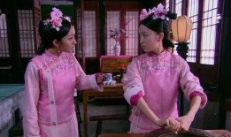 洒扫宫女吃瓜,瓜果飘香，宫廷生活一瞥