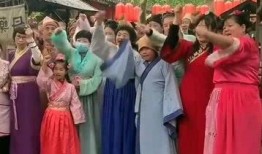 吃瓜群众走秀图片,一场别开生面的时尚盛宴